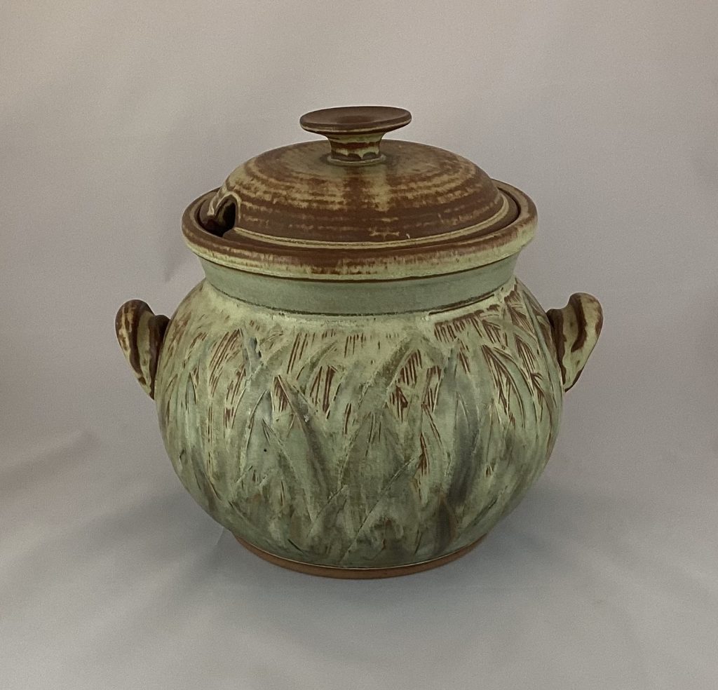 Covered soup tureen. Frank Philipps Pottery